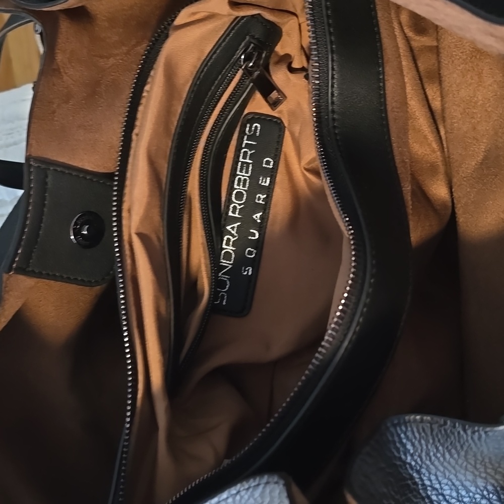 Tote - Picture 2 of 2